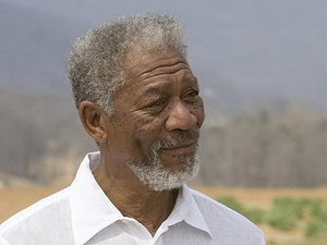 Morgan Freeman, accidentat dar cu moralul ridicat