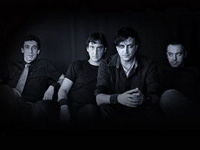 Zob canta in deschiderea Bloodhound Gang