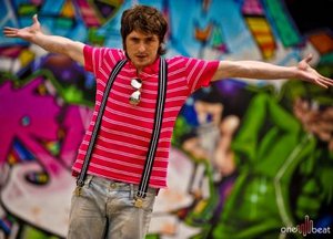 Acum poti sa inveti sa dansezi pasii si coregrafiile lui Michael Jackson!