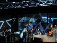 The Jet Set Band a cantat in deschiderea concertului IRIS