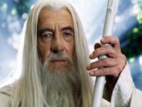 Ian McKellen se intoarce in rolul lui Gandalf in Hobbitul